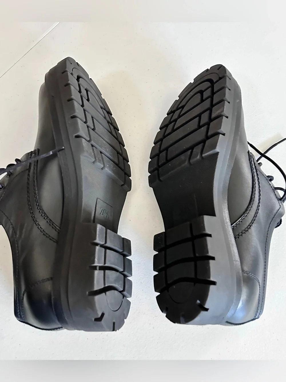 Zara classic black